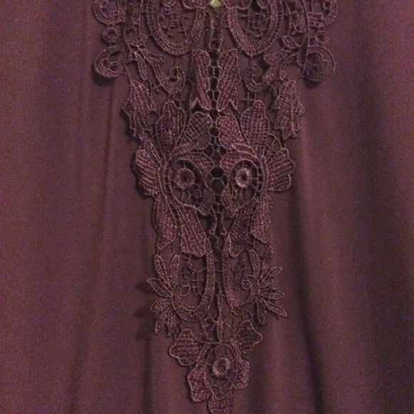 Women sleeveless blouse - Picture 3 of 8